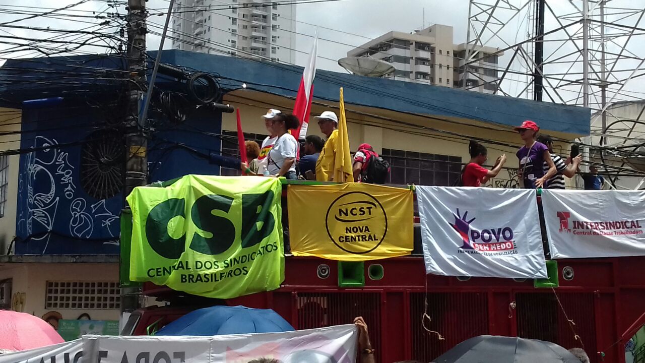 Trabalhadores do Pará protestam contra as reformas previdenciária e trabalhista