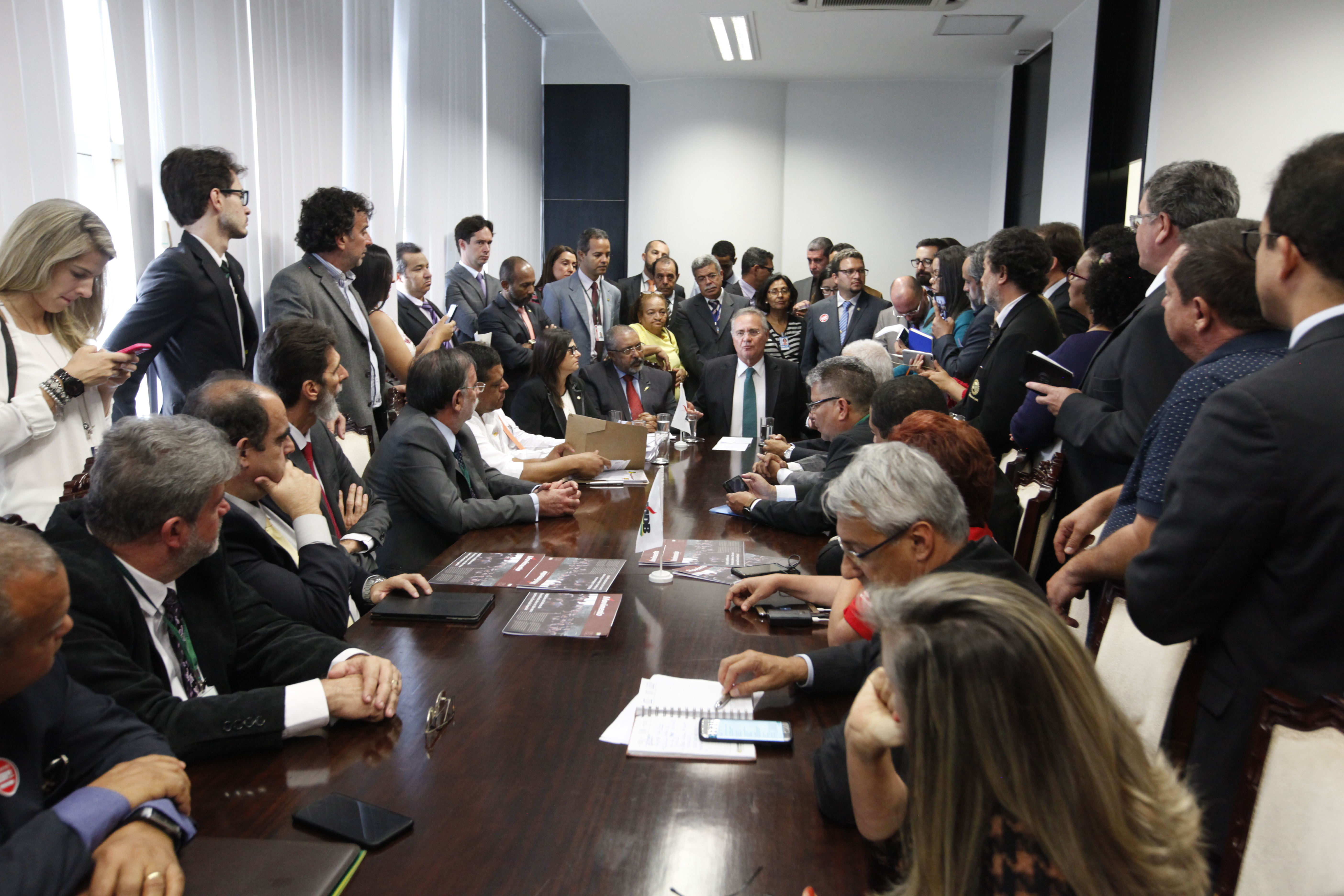 Reunidas com Calheiros e Paim, entidades pedem abertura de diálogo para tratar reformas no Senado