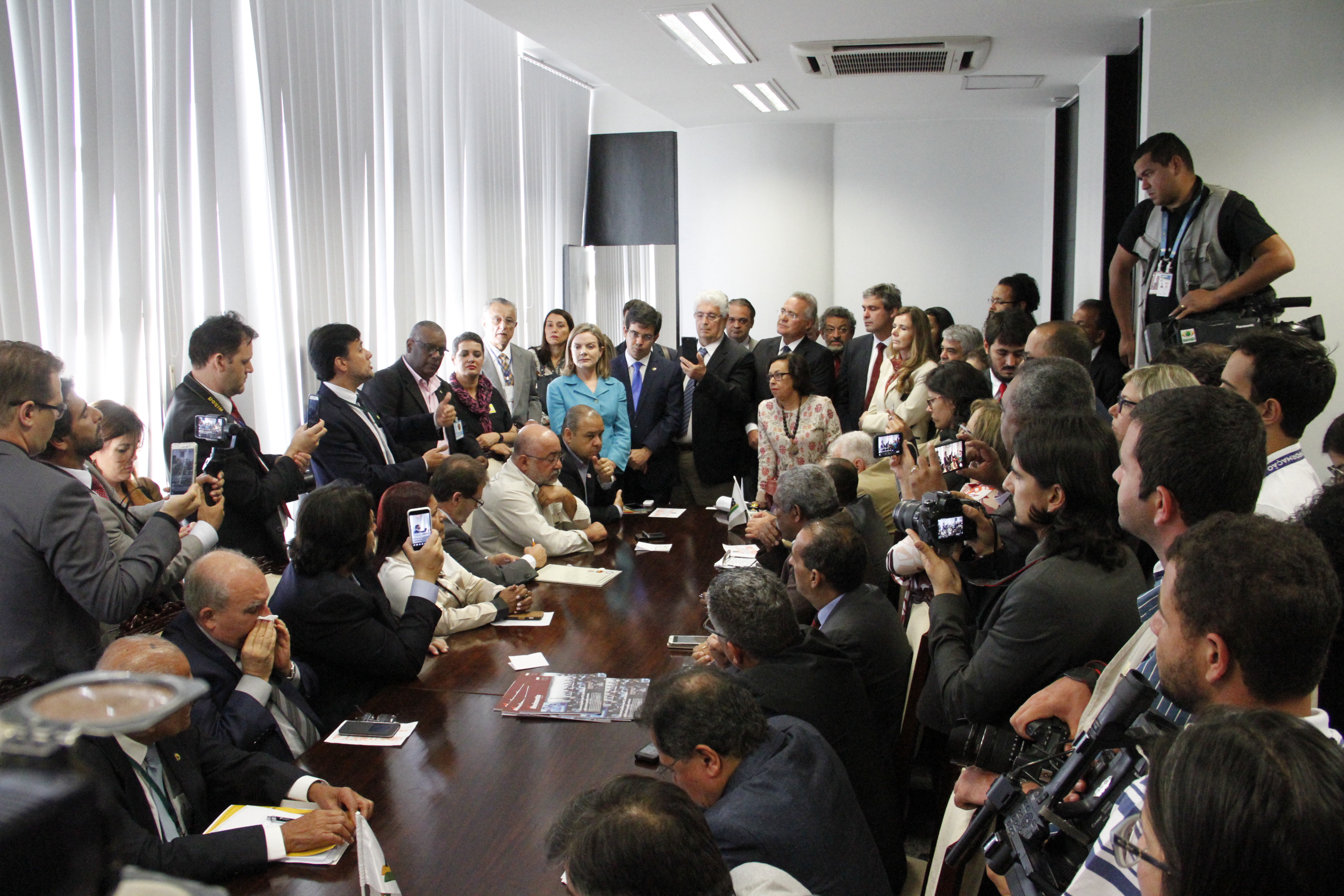 Centrais pedem a Renan Calheiros mais diálogo na tramitação das reformas