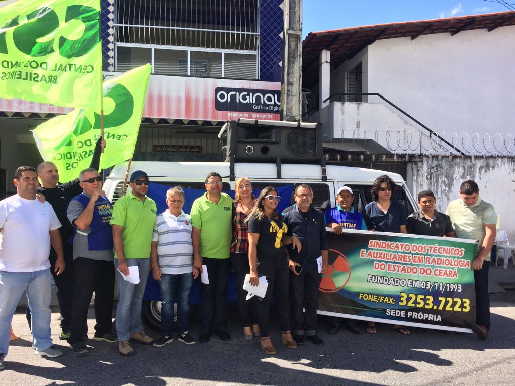 Por convenção coletiva justa, técnicos e auxiliares em Radiologia do Ceará fazem ato na capital
