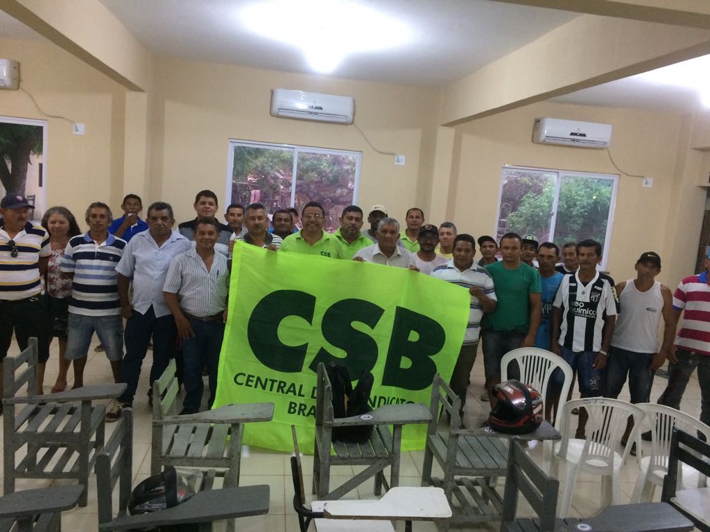 Trabalhadores da construção civil debatem a reforma trabalhista no Ceará