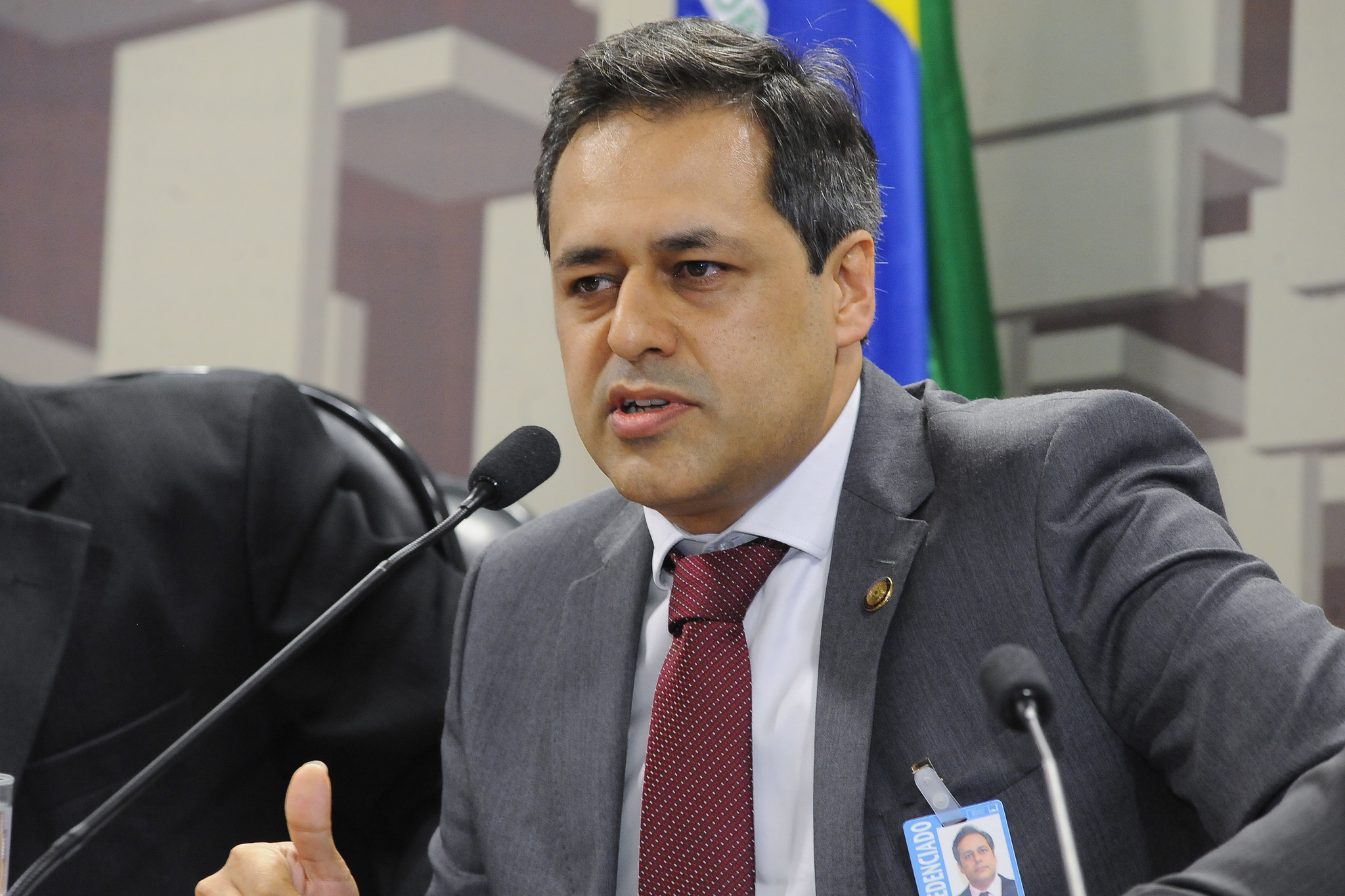 Câmara perdoa R$ 54 bilhões de petroleiras, diz líder de fiscais da Receita