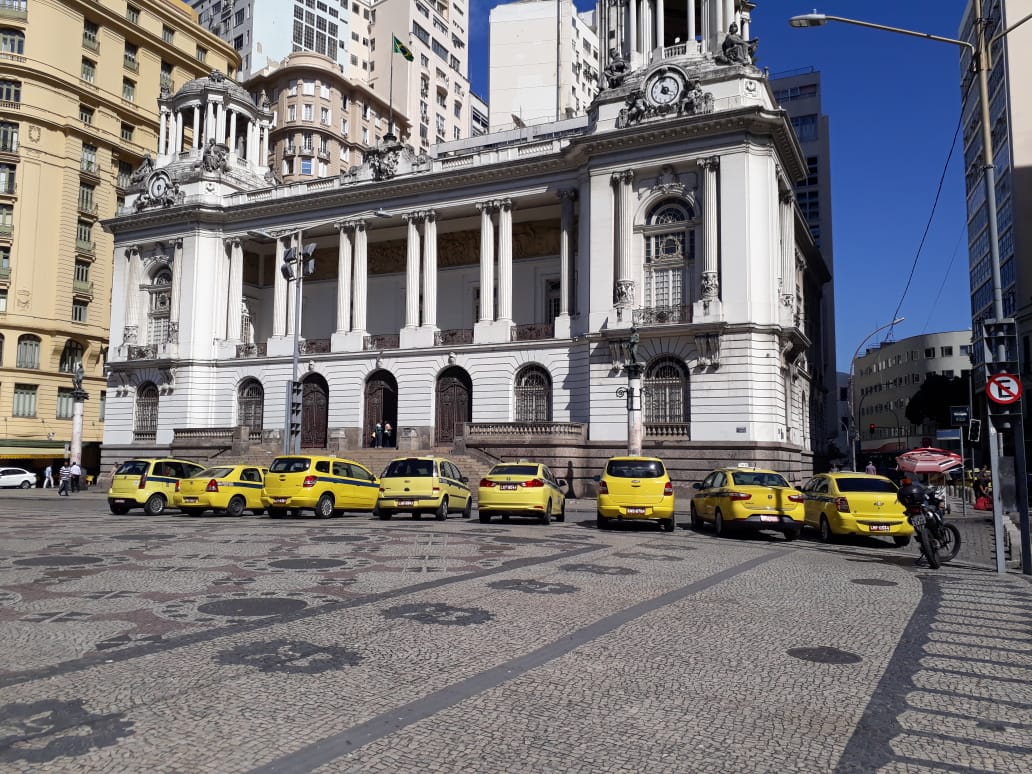 Por uma legislação justa, taxistas de Fortaleza e Rio de Janeiro permanecem mobilizados