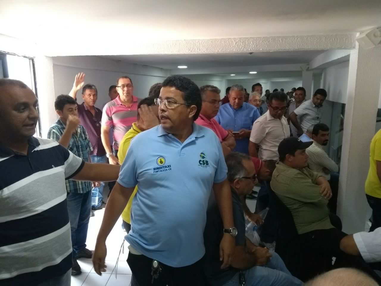 Para taxistas, regulamentação dos aplicativos de transporte não traz segurança aos passageiros de Fortaleza (CE)