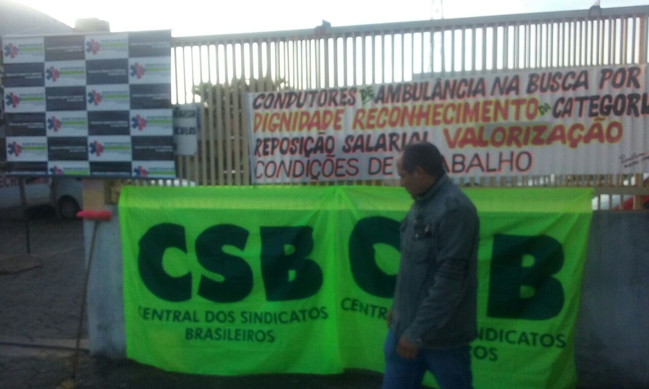 Condutores de ambulância estão mobilizados em Aparecida de Goiânia (GO) contra as perdas salariais da categoria