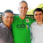 Cosme Nogueira entre o prefeito Bruno Siqueira (à direita) e o vice Sergio Rodrigues