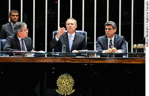 Renan Calheiros anuncia votação de pauta prioritária no prazo de 15 dias