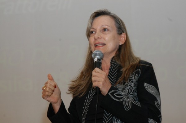 Para Maria Lucia Fatorelli, banqueiros capturaram o Estado brasileiro