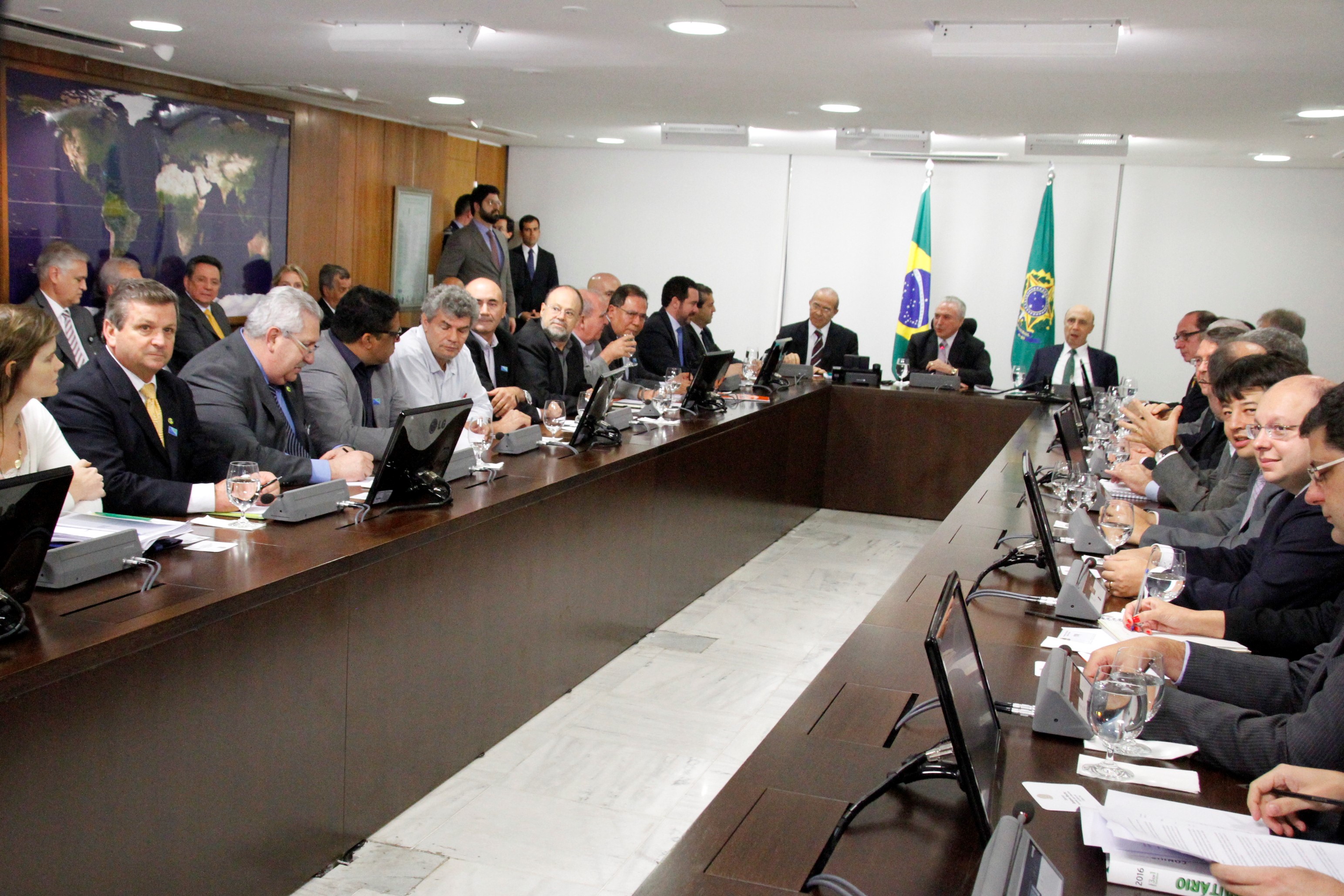 Reforma da Previdência é apresentada às Centrais em reunião no Planalto