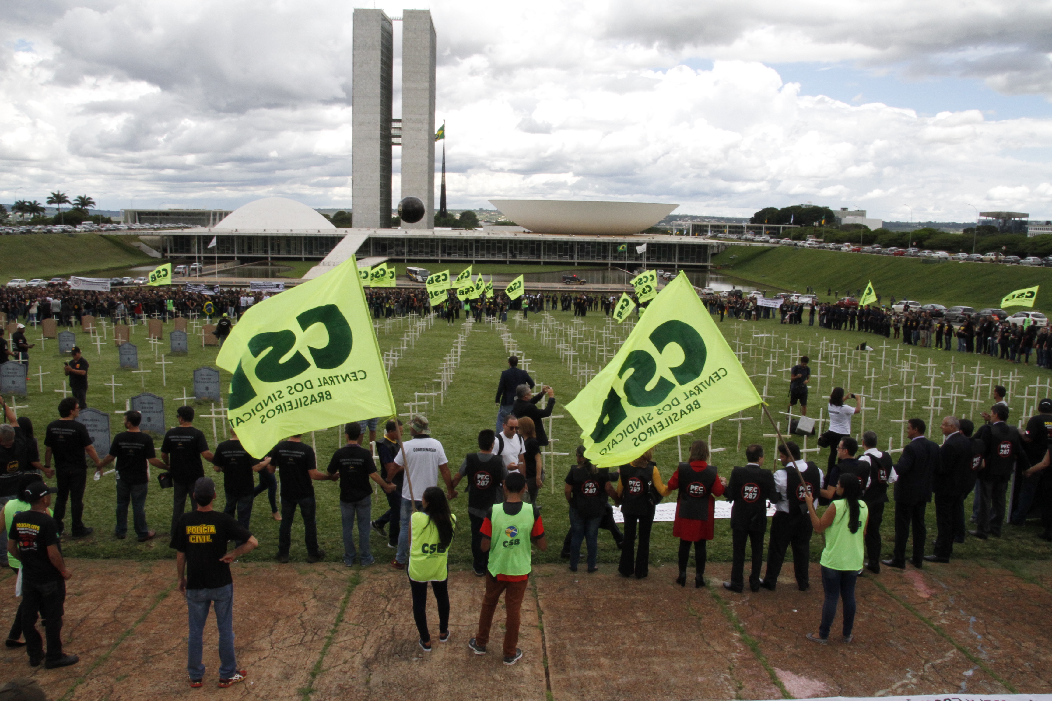 Policiais protestam contra a Reforma da Previdência em Brasília