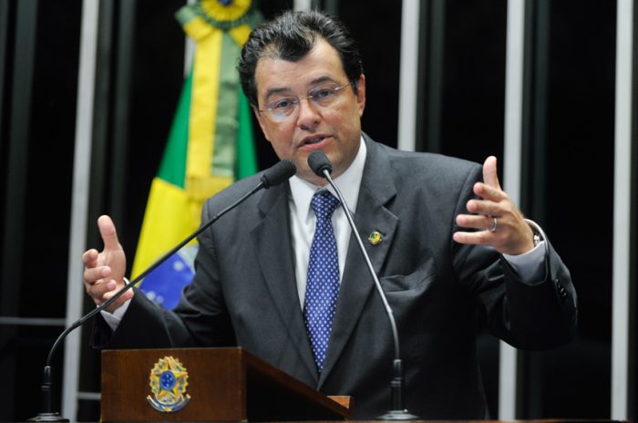 “PLC é a completa submissão do trabalhador aos interesses do empresariado”, diz senador Eduardo Braga