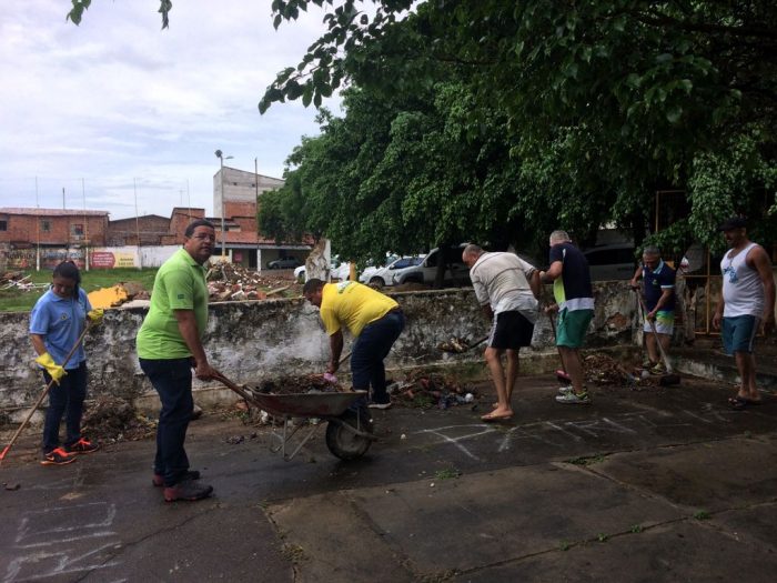 Cerca de 100 pessoas colaboram com o mutirão para reconstruir o Clube dos Taxistas do Ceará