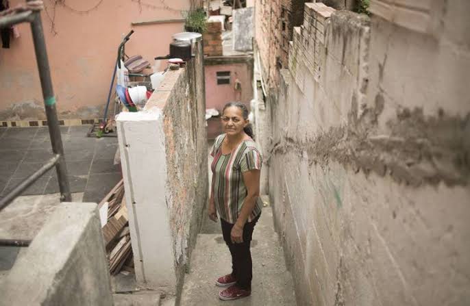 Viver com 413 reais ao mês, a realidade de metade do Brasil