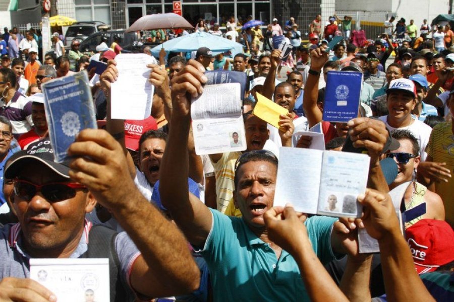 Brasil tem recorde de trabalhadores há mais de dois anos desempregados