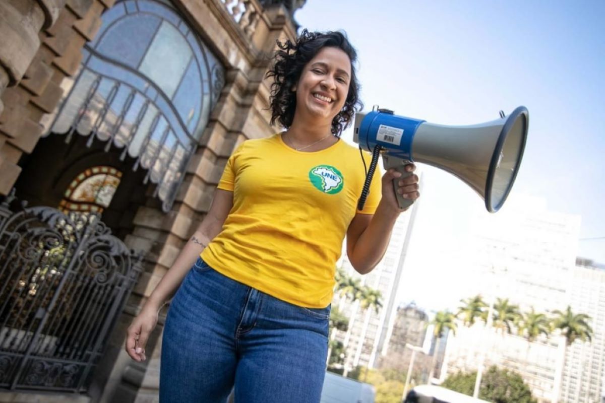 Centrais sindicais saem em defesa da presidenta da UNE Bruna Brelaz