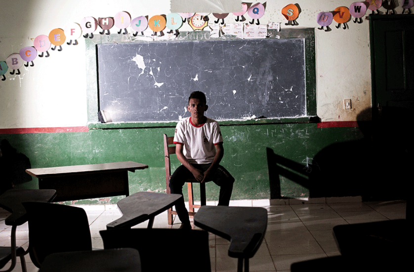 ‘Minha aluna desmaiou de fome’: professores denunciam crise nas escolas brasileiras