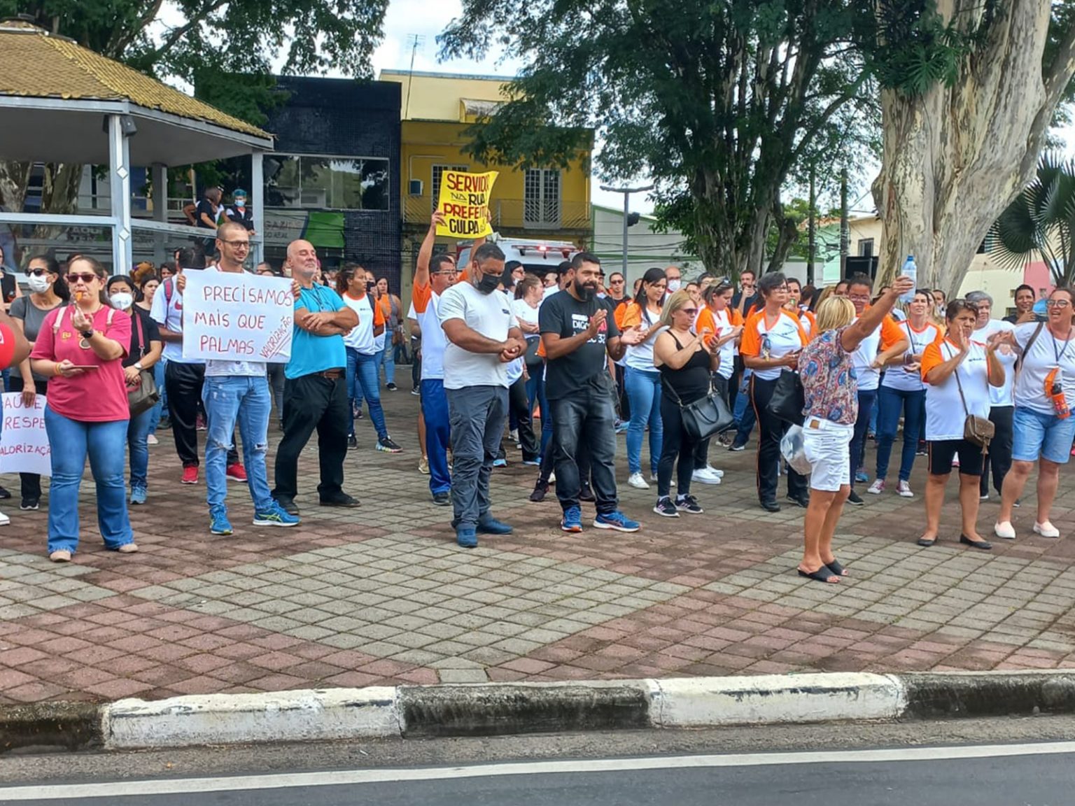 Servidores Públicos de Guararema estão em greve