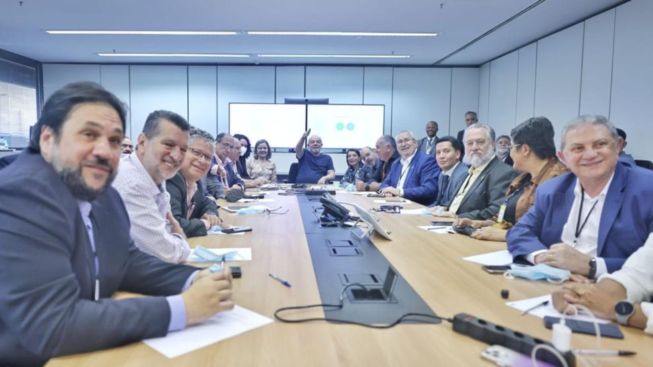 Sindicatos pedem mais espaço na gestão do Sistema S em encontro com Lula