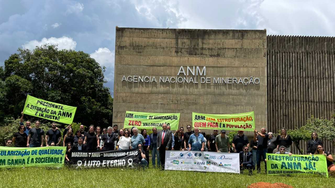 Servidores da ANM aprovam indicativo de greve e denunciam precariedade