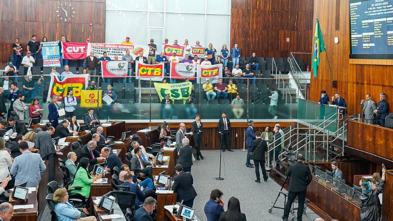 Deputados aprovam reajuste de 9% do salário mínimo regional do RS; confira valores