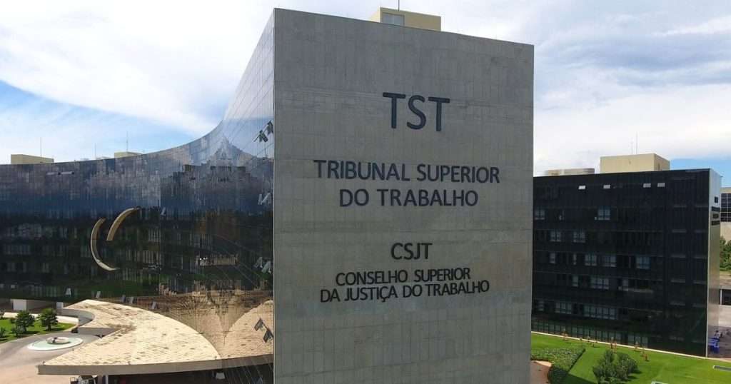 TST reconhece vínculo de trabalhadora PJ