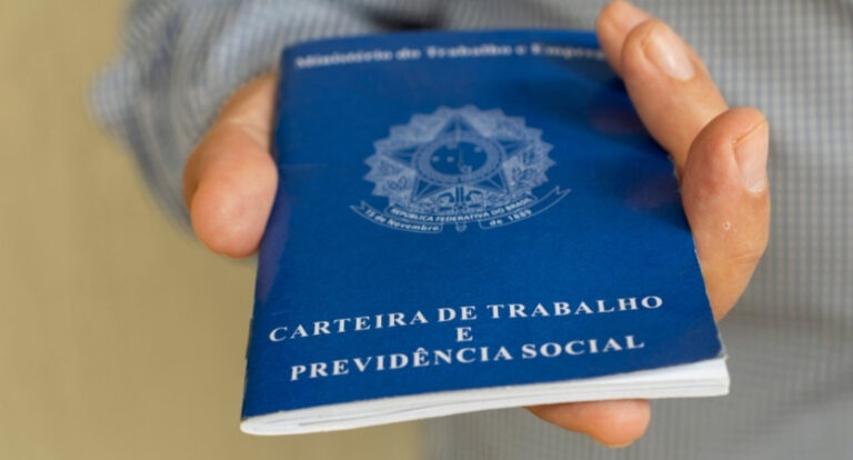 geração de empregos abril
