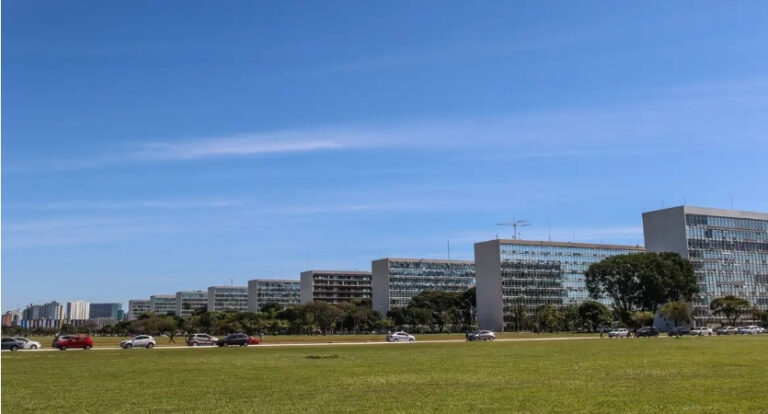 senado aprova reajuste servidores federais