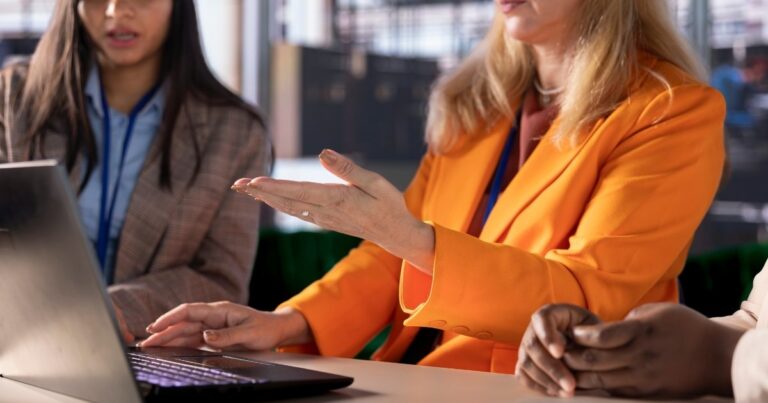 diferenca-salarial-mulheres-trabalham-de-graca