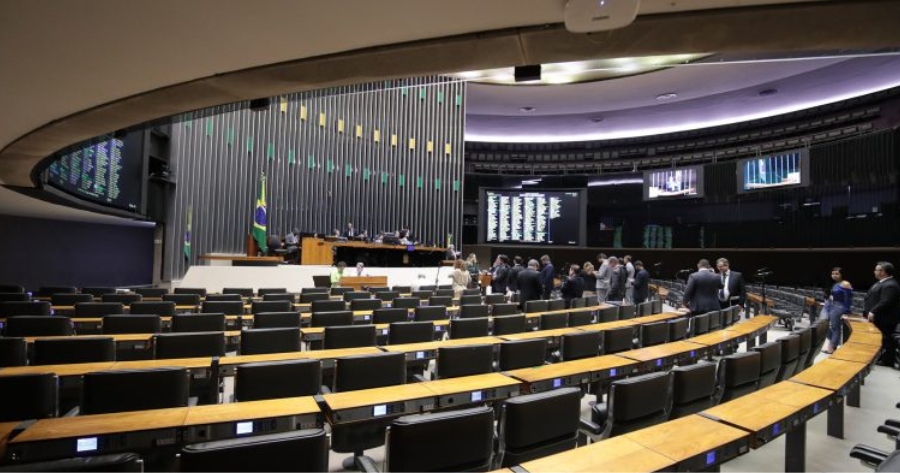 deputados-urgencia-projeto-regulamenta-convencao-151-oit