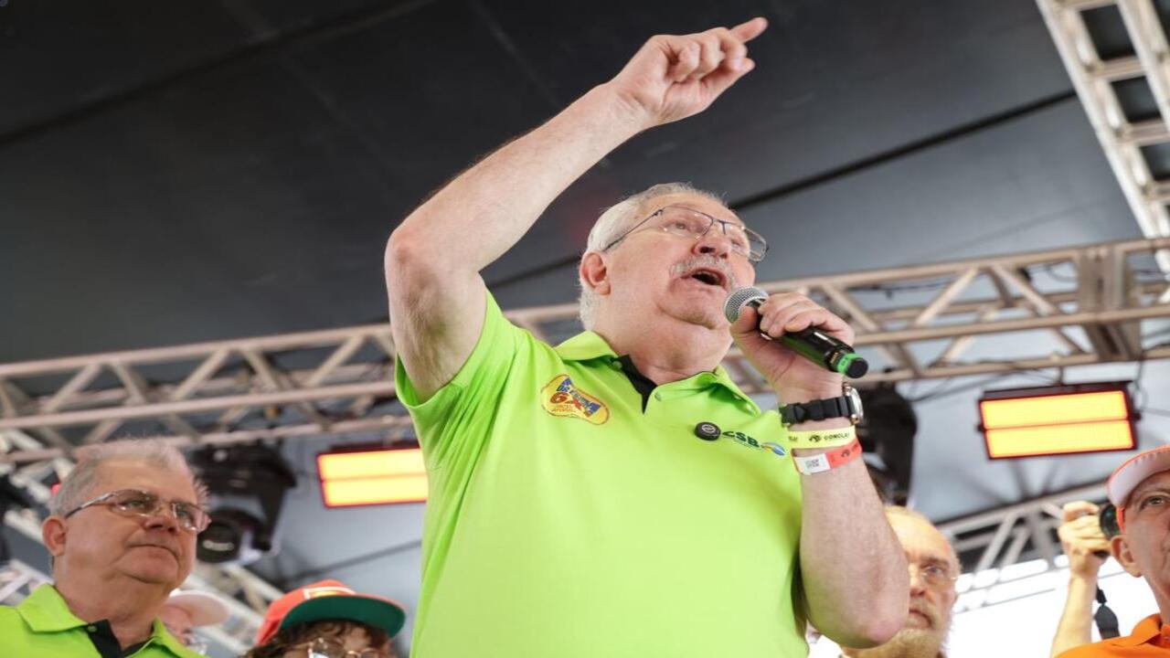 Antonio Neto realiza fala durante a Conclat 2026