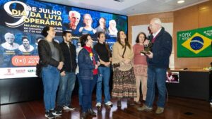 dia-luta-operaria-homenageia-personalidades