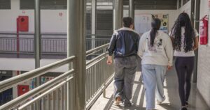 jovens-brasileiros-conciliam-emprego-estudos