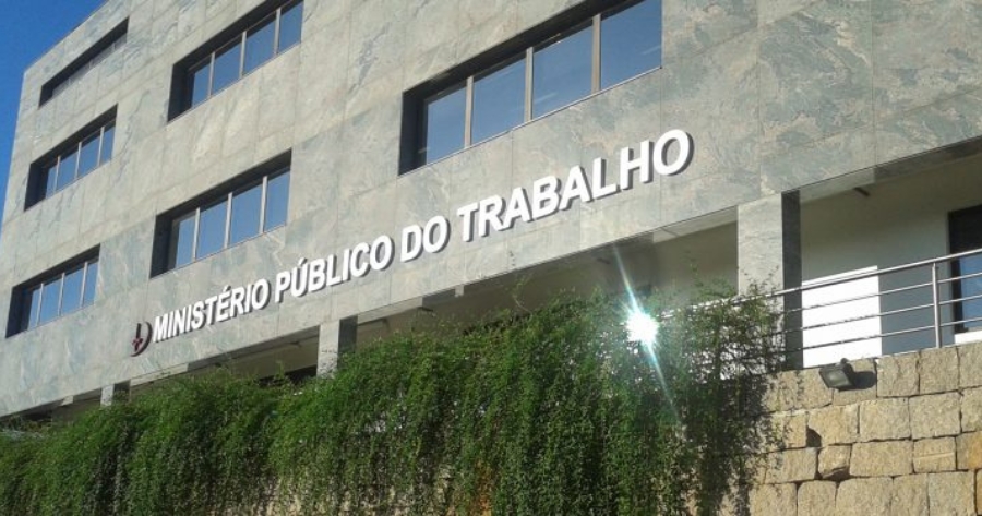 influenciador-ameaca-trabalhadora-demissao-politica