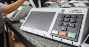 eleicoes-2026-opinioes-politicas-diferentes-trabalho