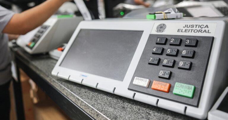 eleicoes-2026-opinioes-politicas-diferentes-trabalho