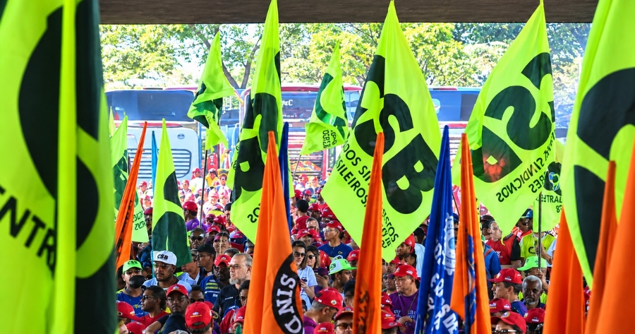 tesouraco-flavio-bolsonaro-ameaca-emprego-sem-resolver-divida