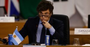demissoes-argentina-milei-mira-servidores-publicos